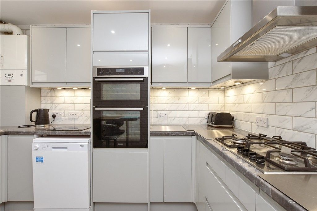 Property photo 3 of 13 Kitchen/Breakfast Room