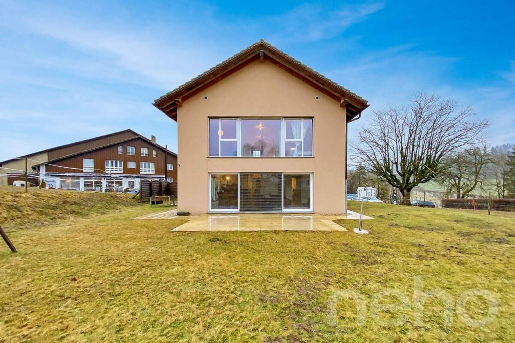 Property photo 2 of 13
