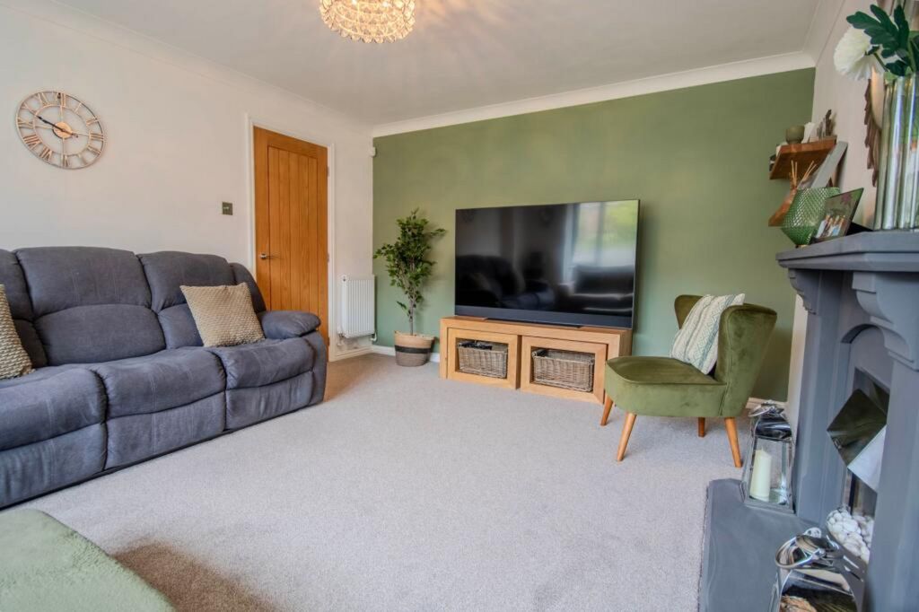 Property photo 2 of 25