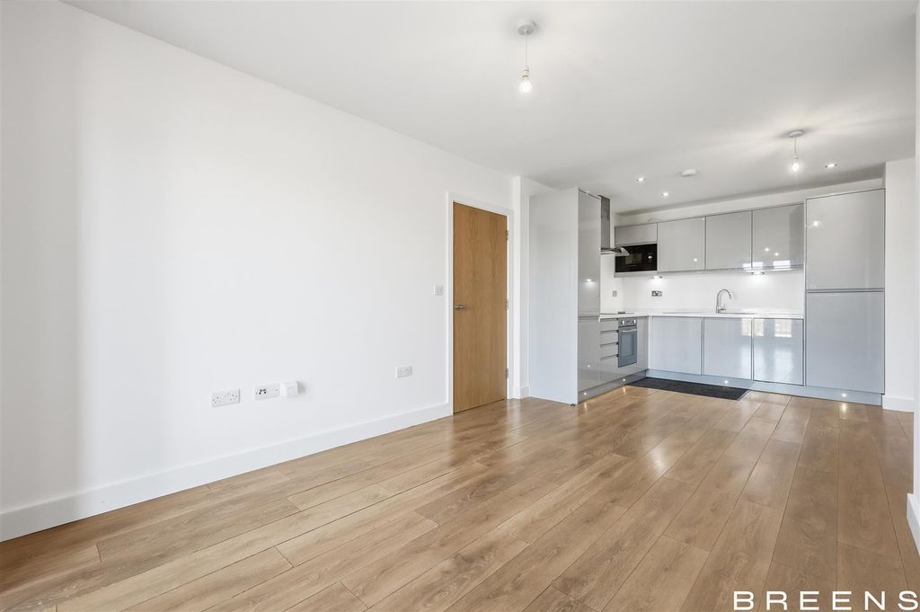 Property photo 2 of 16 Img_9328.Jpg