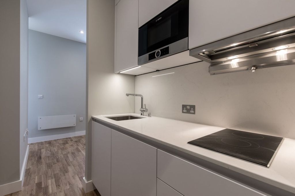 Property photo 2 of 11 Kitchen