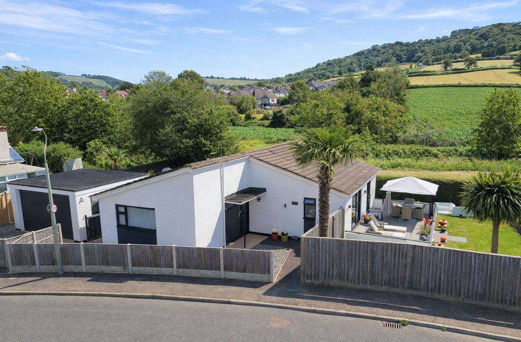 Property photo 1 of 28