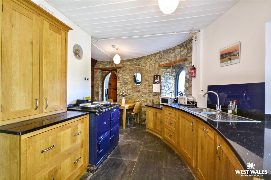 Property photo 3 of 24 Kitchen