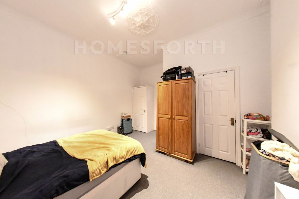 Property photo 2 of 8 Photo 9