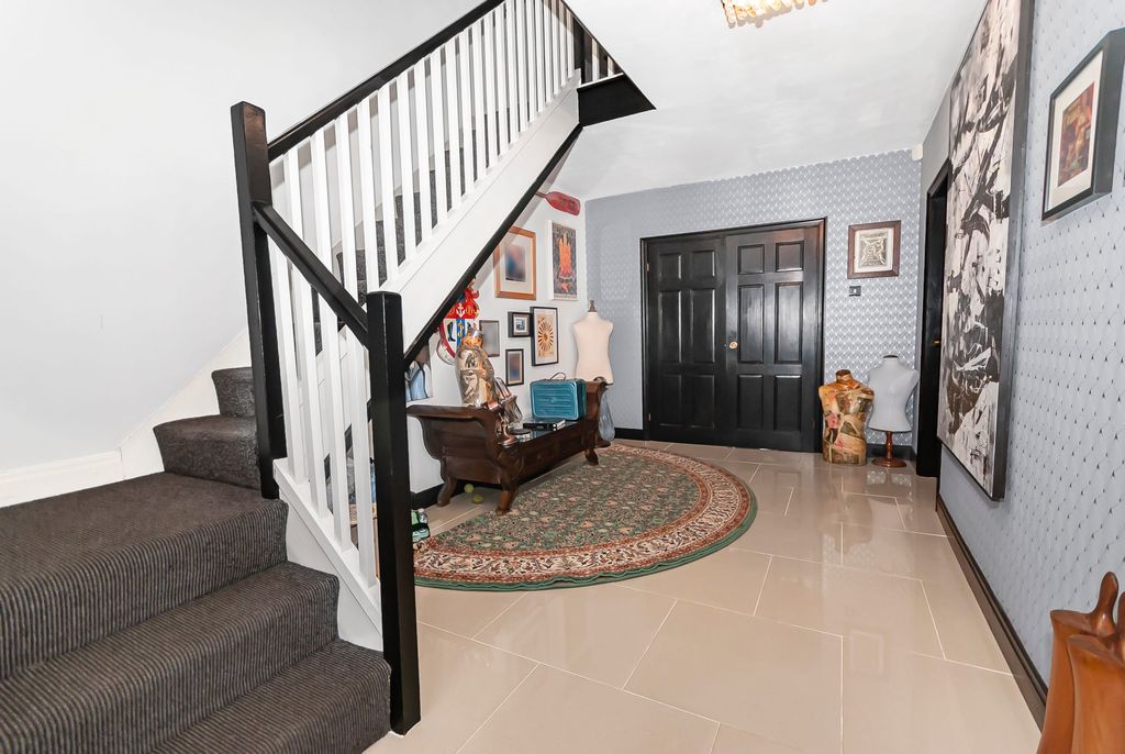 Property photo 3 of 30