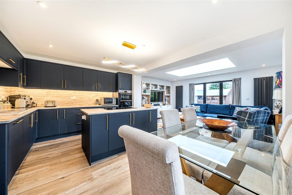 Property photo 2 of 21 1419321-10-69A3Ed7cc63Da-Arw-1.Jpg