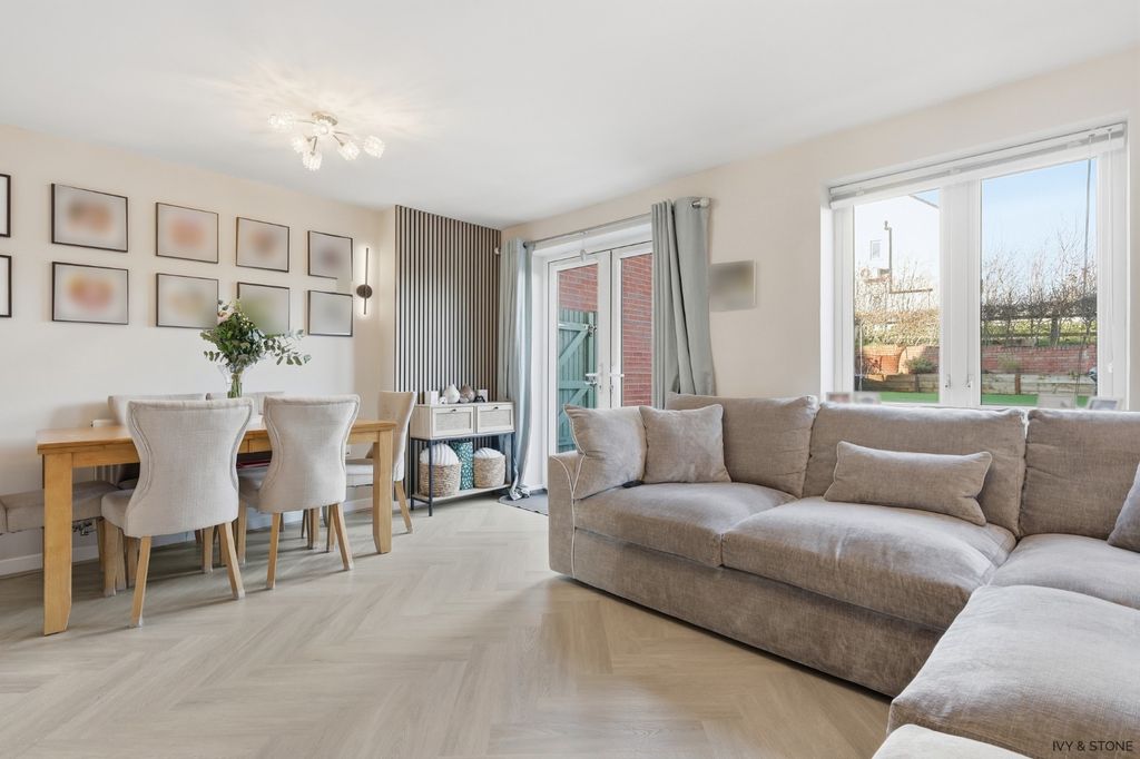 Property photo 3 of 23 4822682