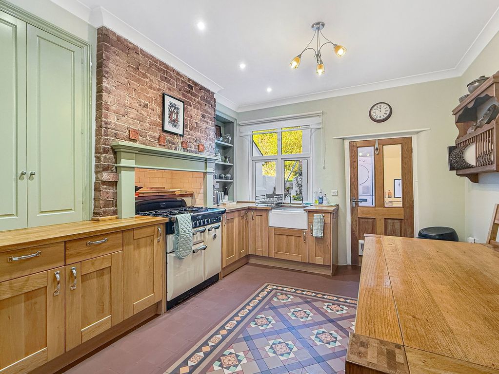 Property photo 2 of 40