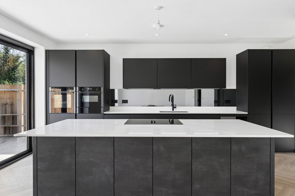Additional image 6 of 4 bed detached house for saleKingsoak, Hitchin SG4