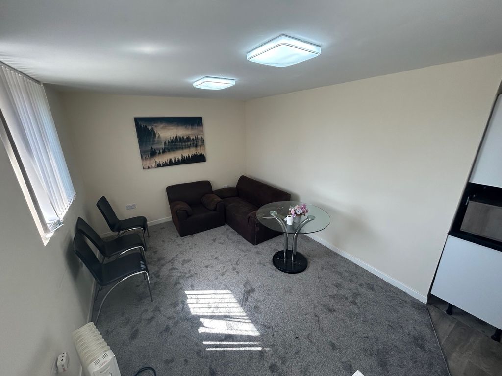 Property photo 1 of 4