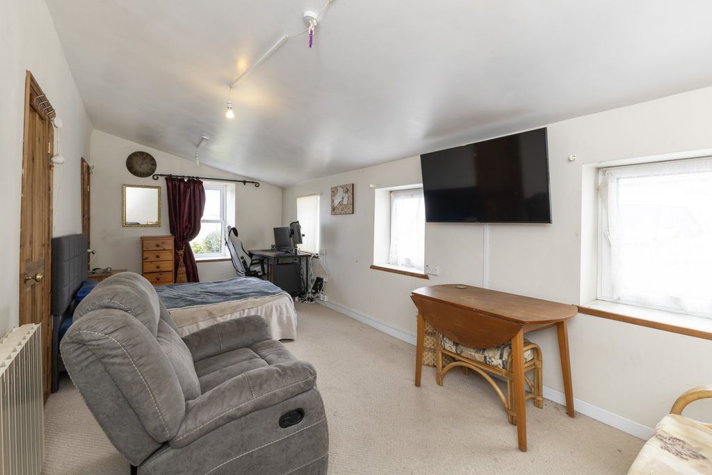 Additional image 12 of 4 bed detached house to rentLa Route De La Hougue Du Pommier, Castel, Guernsey GY5