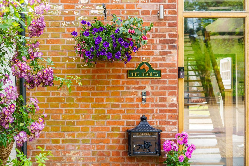 Property photo 3 of 38