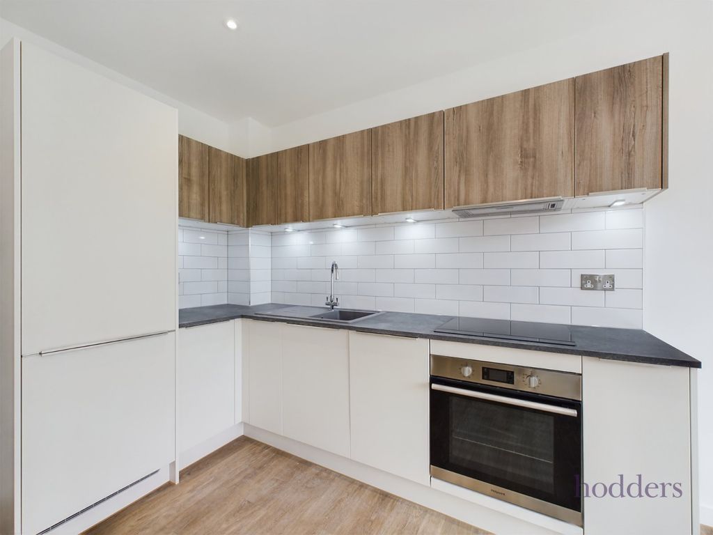 Additional image 5 of 2 bed flat to rentLondon Road, Staines-Upon-Thames, Surrey TW18