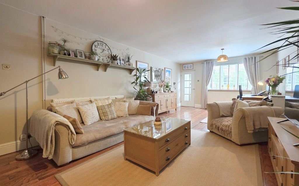 Property photo 3 of 21 4215147