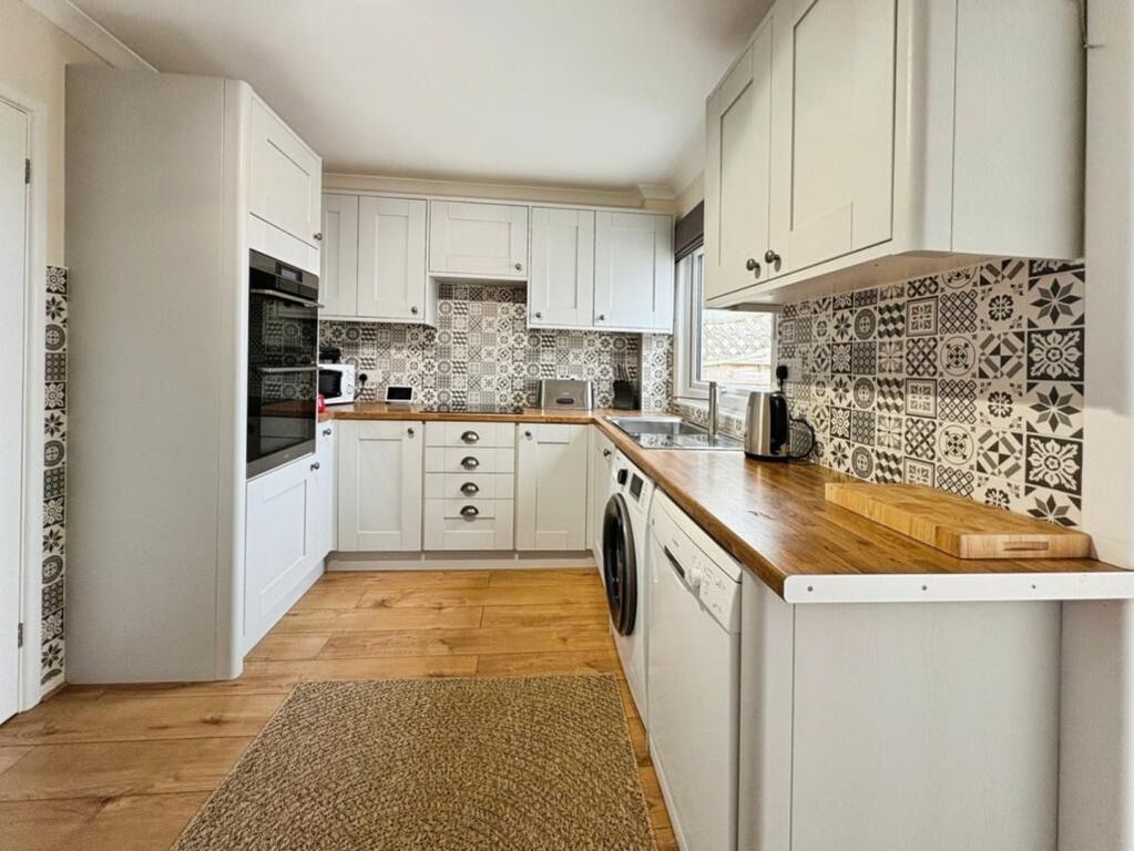 Property photo 2 of 20 5238491