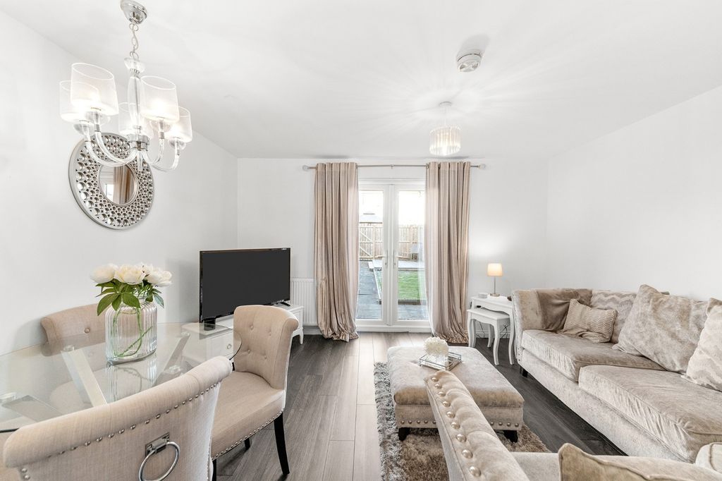 Property photo 2 of 28 3755225