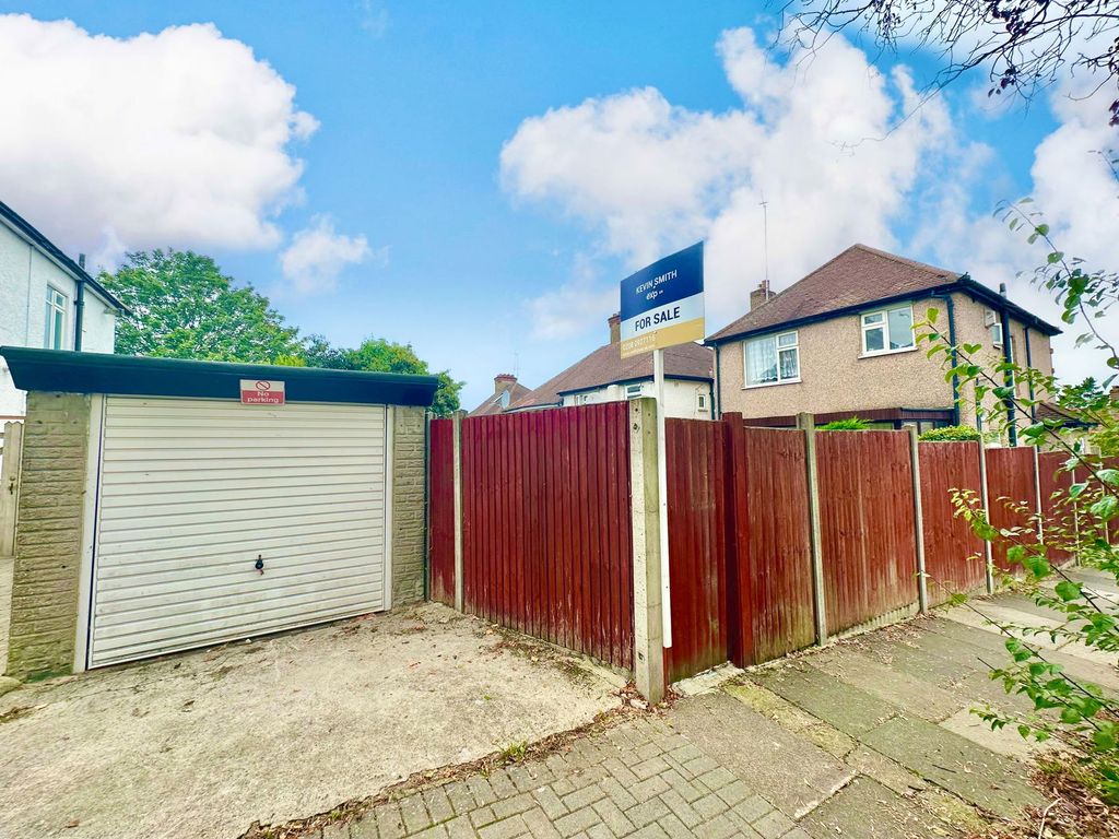 Property photo 2 of 20