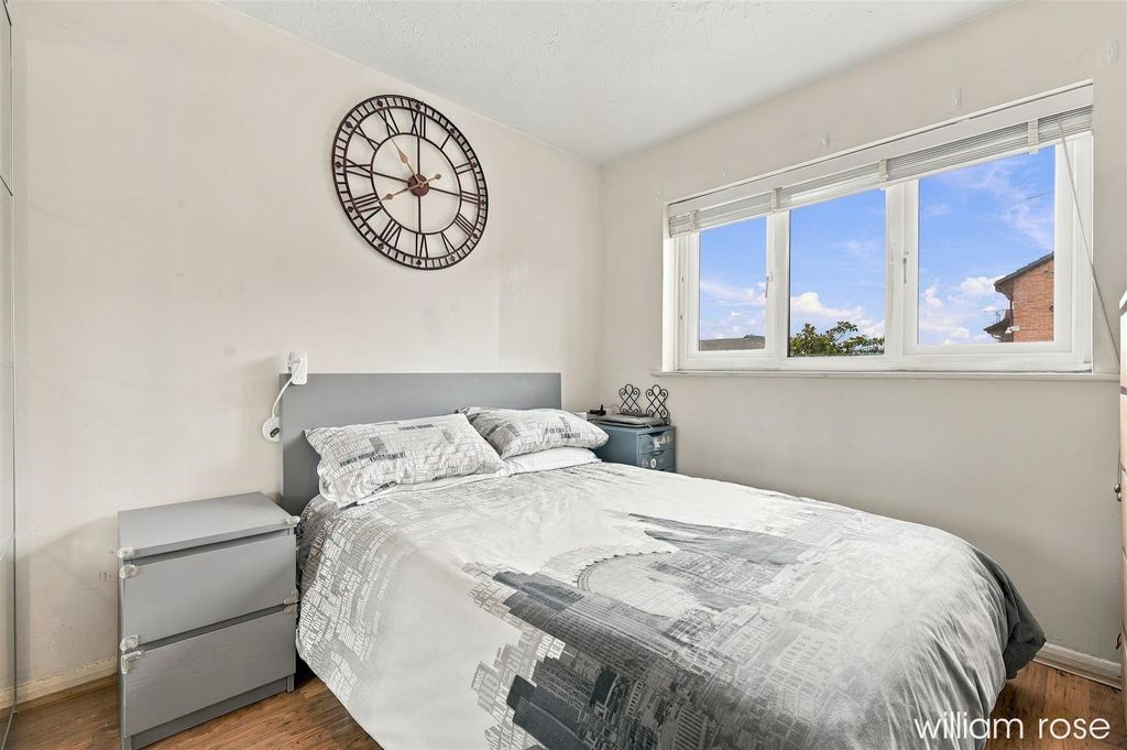 Property photo 3 of 9 015_Img_1938.Jpg