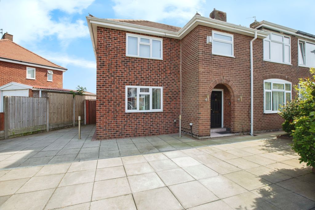 Property photo 1 of 11 Front