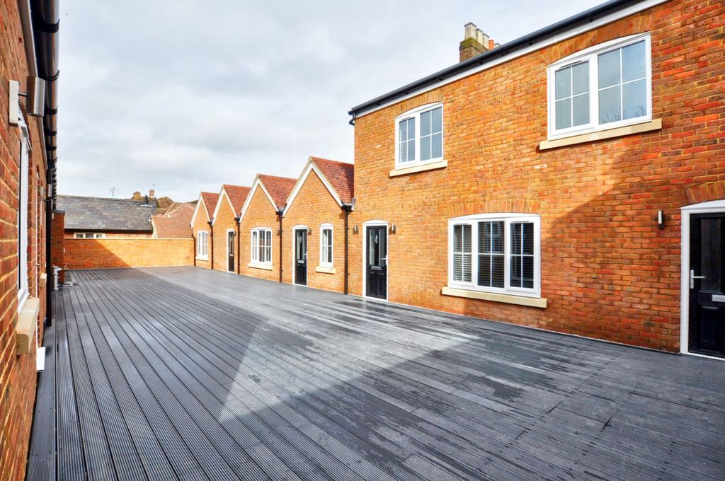 Property photo 1 of 10 28B Terrace