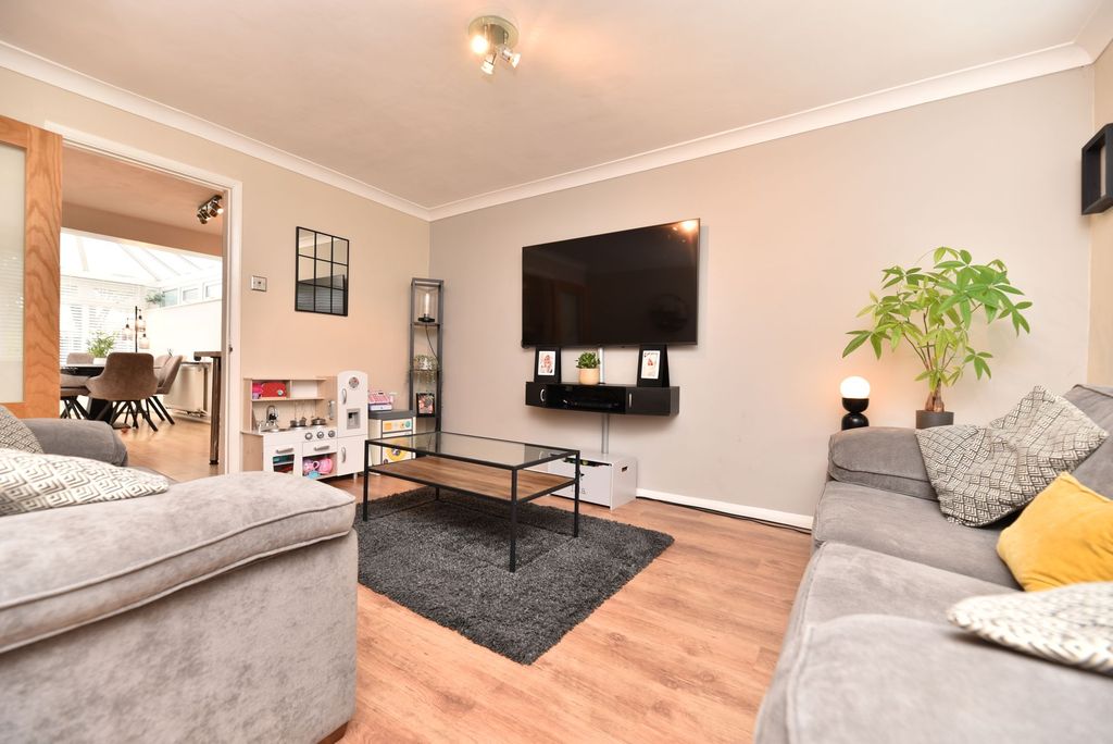 Property photo 3 of 17