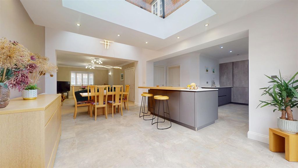 Property photo 1 of 28 10022025_222818.Jpg