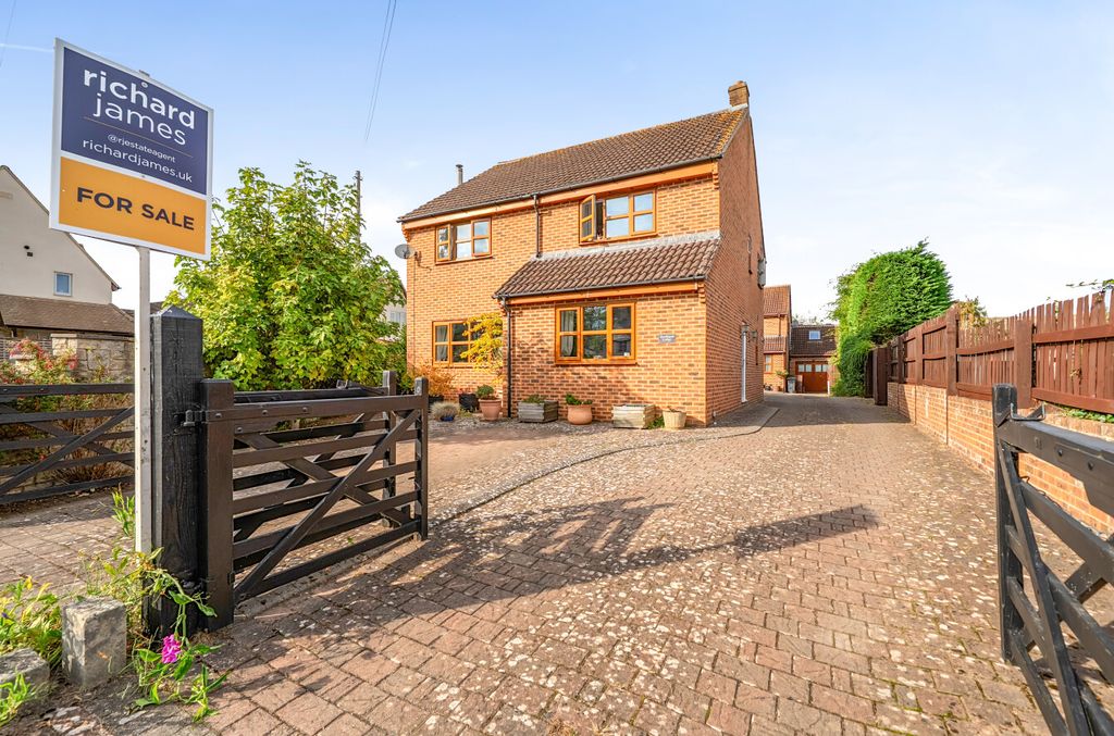 Property photo 1 of 20 152490111