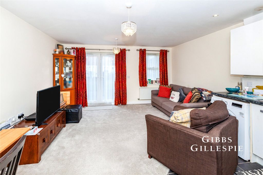 Property photo 3 of 16 Picture No. 18