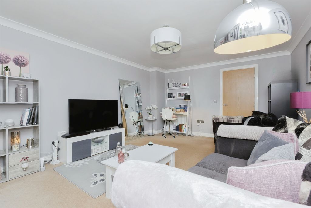 Property photo 2 of 19