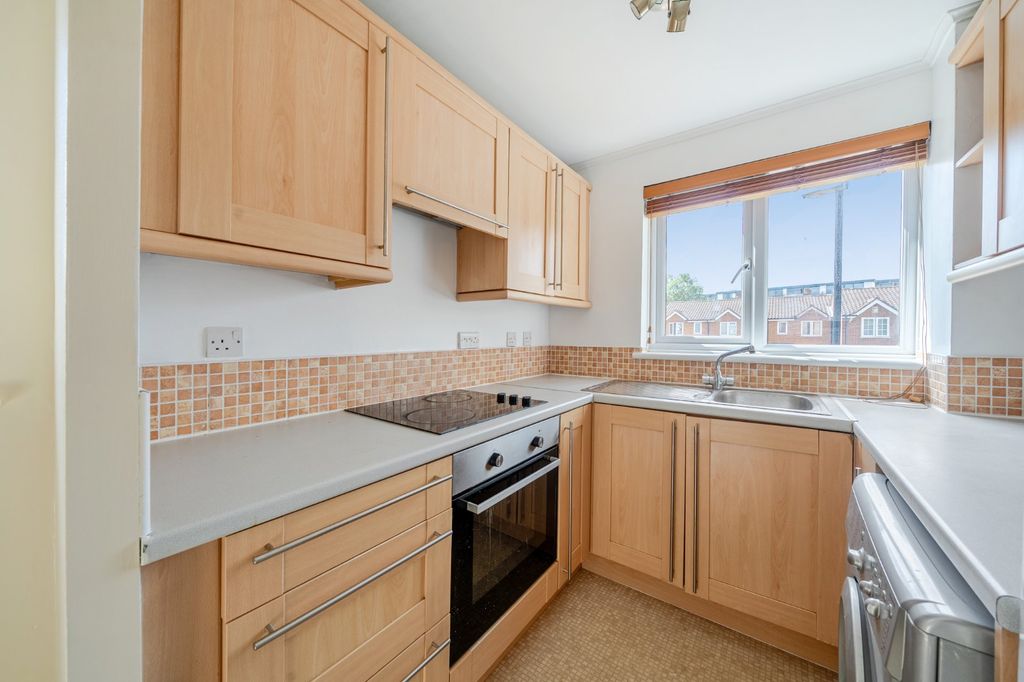 Property photo 2 of 12 Picture No. 14