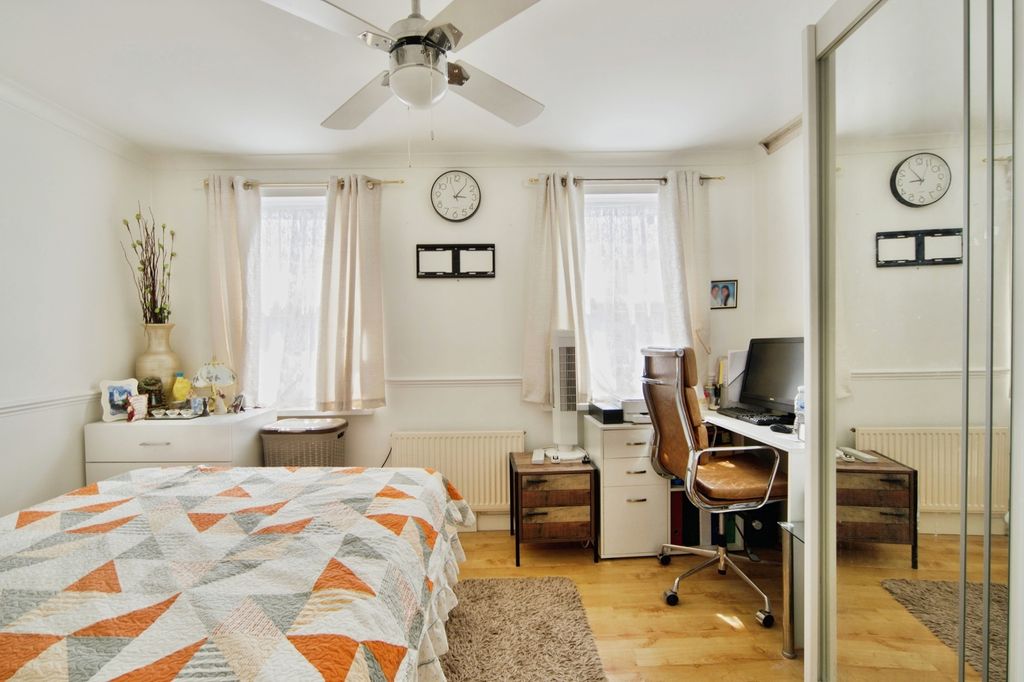 Property photo 3 of 17 Pbox-Img.Jpg