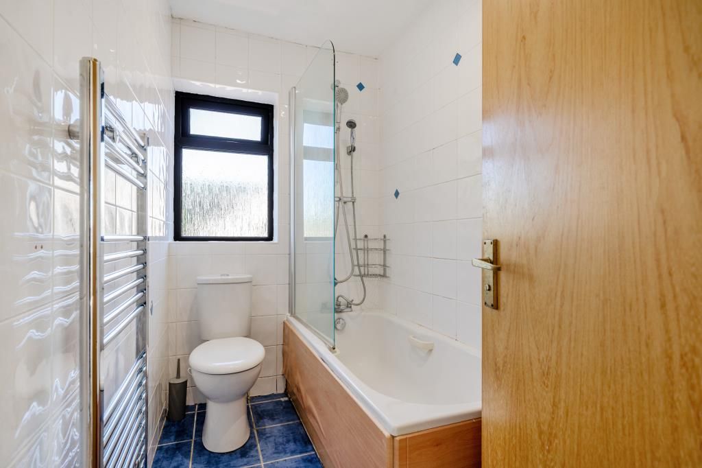 Property photo 2 of 20 Bathroom