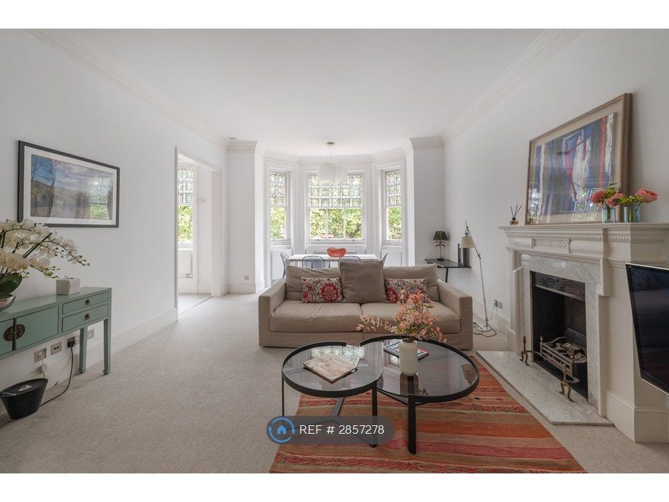 Property photo 3 of 21 Living Room