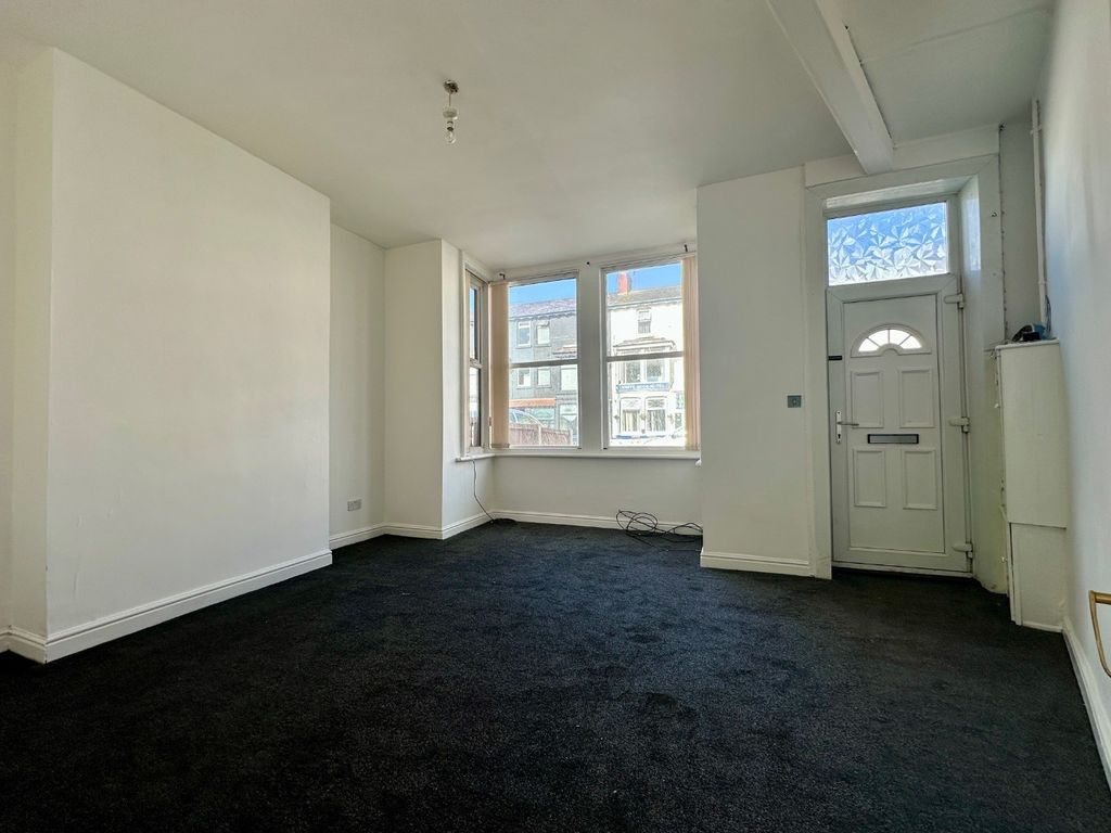 Property photo 2 of 7