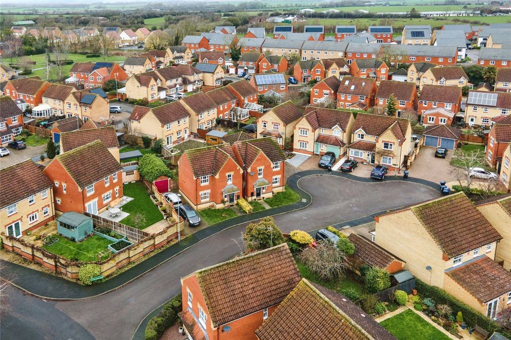 Property photo 2 of 28 Picture No. 25