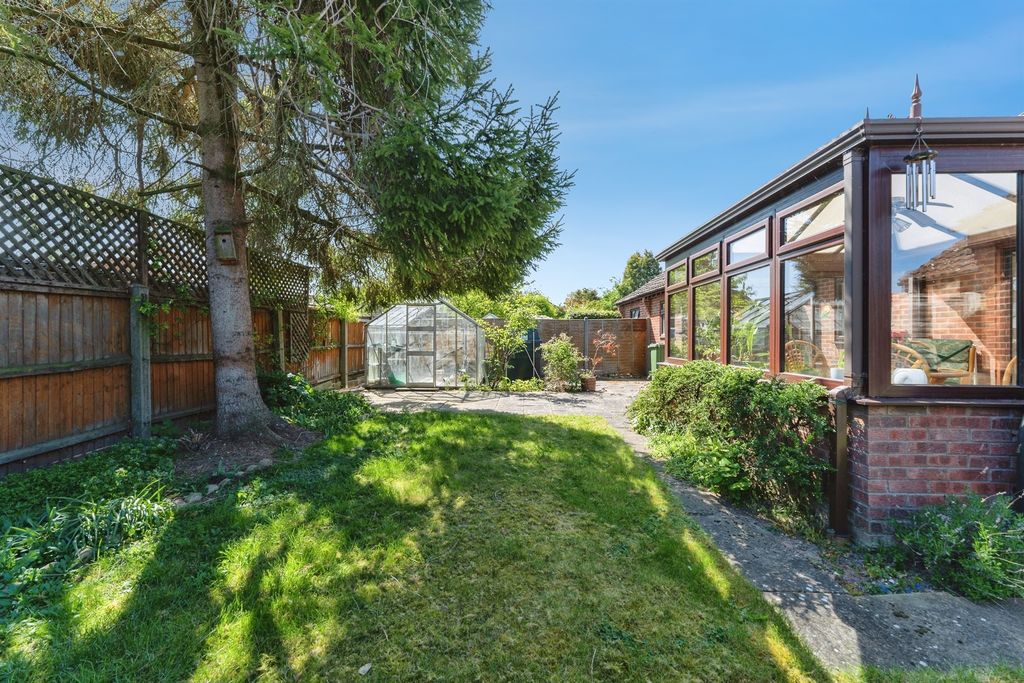 Property photo 2 of 20