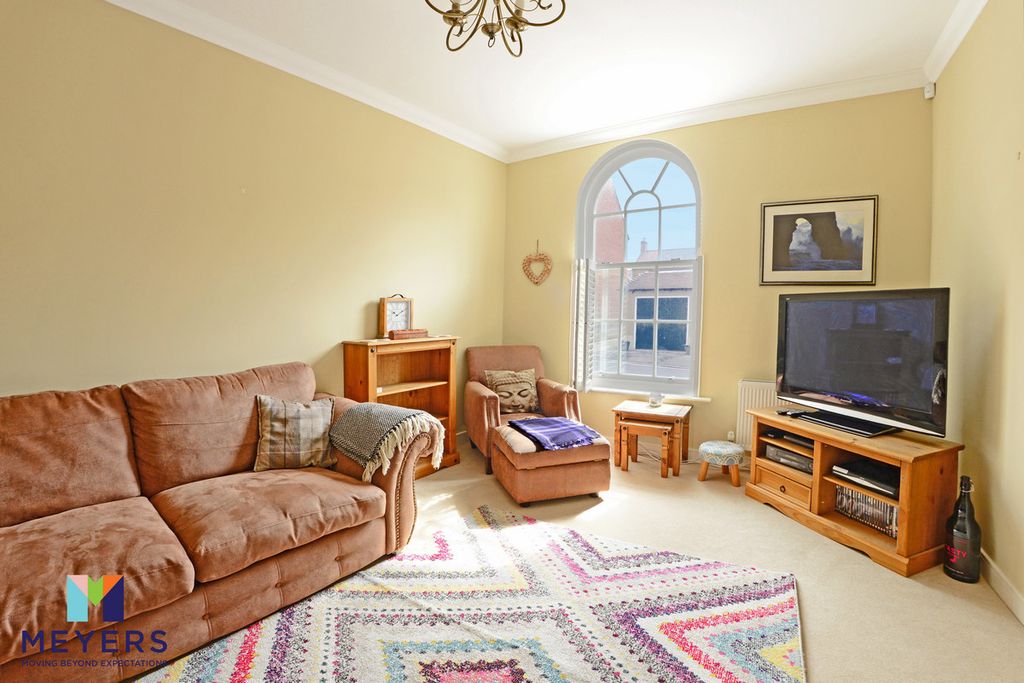 Property photo 3 of 10