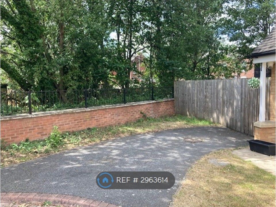 Property photo 2 of 13 Side Driveway