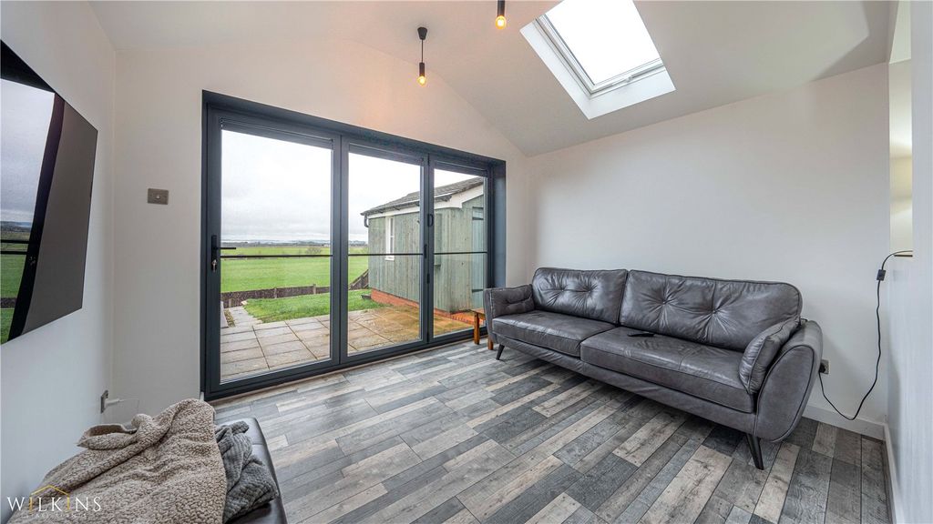 Property photo 3 of 22 Picture No. 13