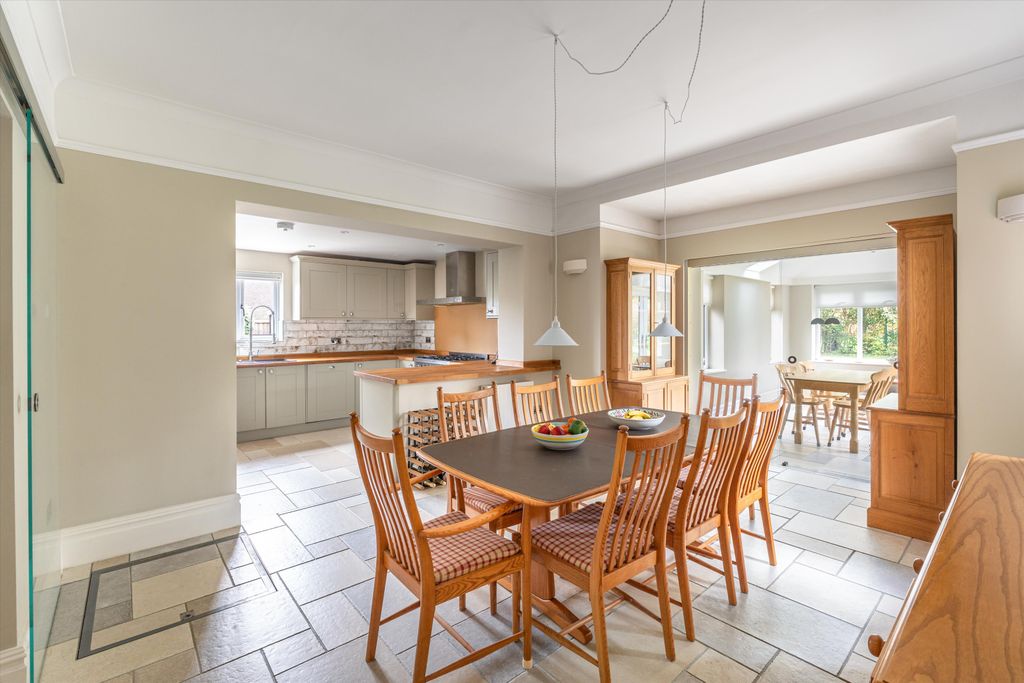 Additional image 5 of 3 bed flat for saleAldersey Road, Guildford, Surrey GU1