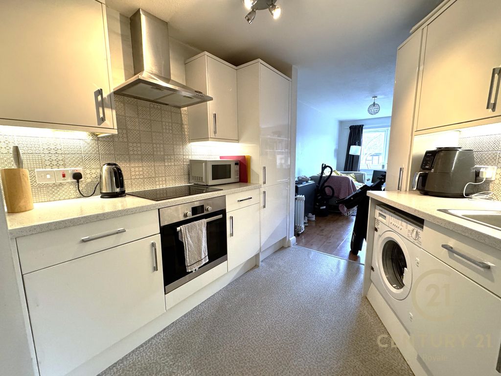 Property photo 2 of 9