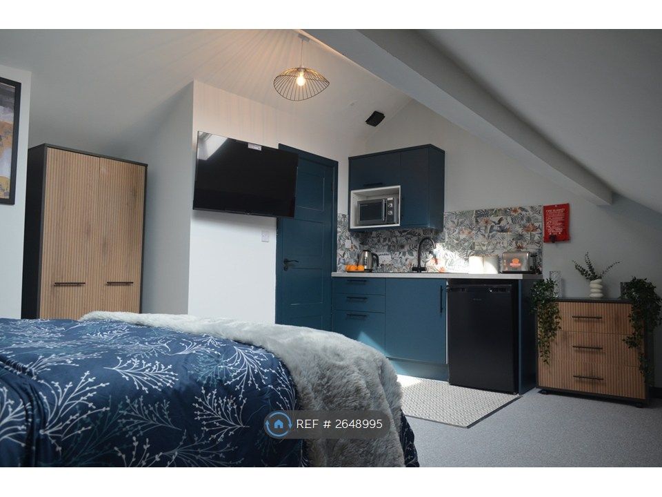 Property photo 2 of 15 Room 7