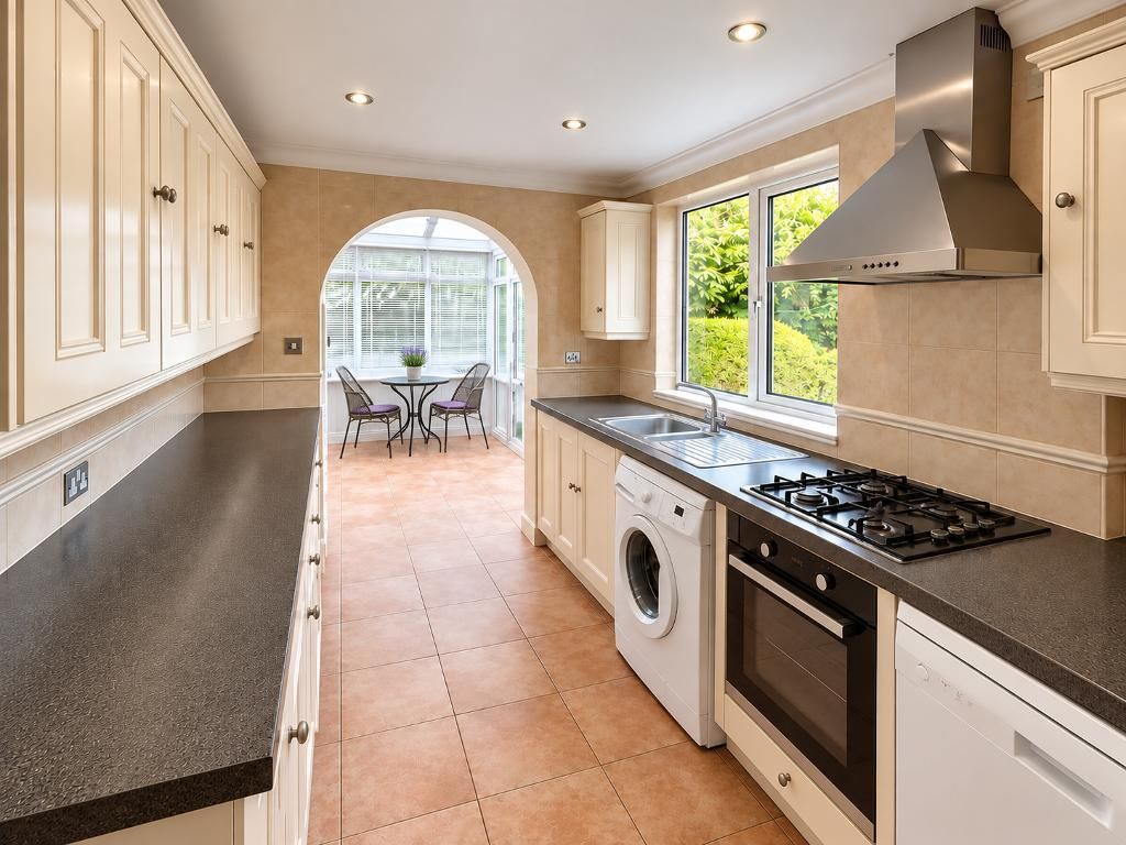 Property photo 3 of 13