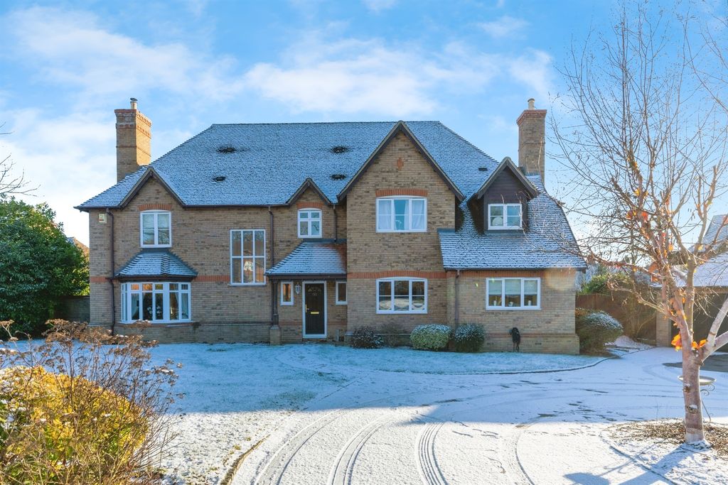 Property photo 1 of 27