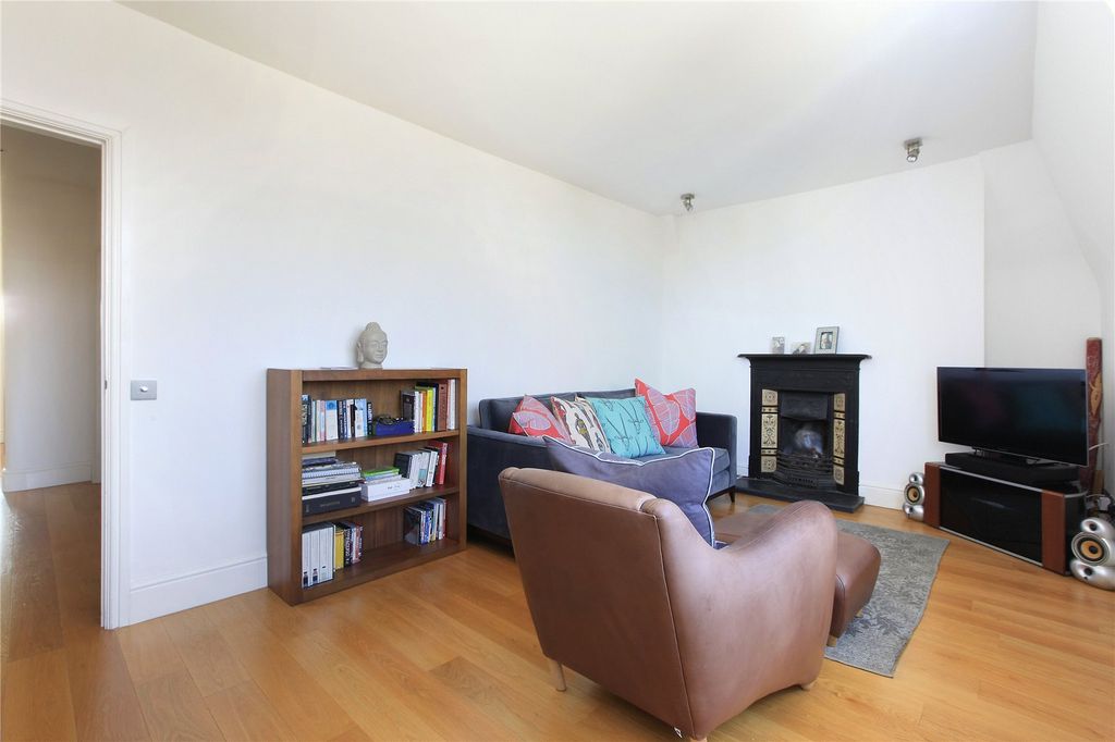 Property photo 3 of 11