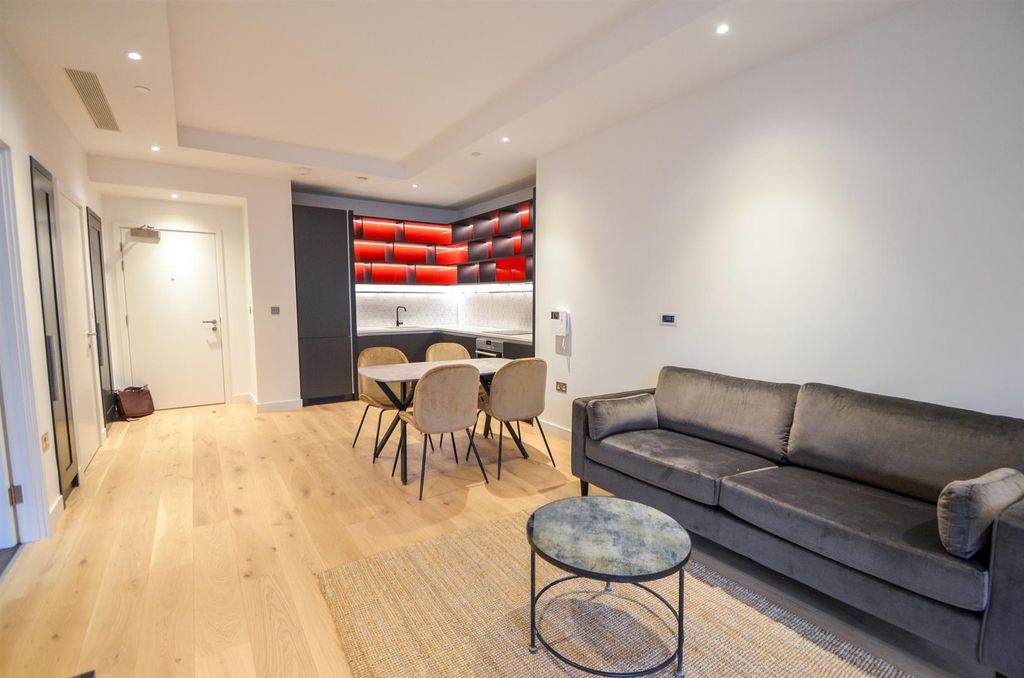 Property photo 3 of 11 Bridgewater House