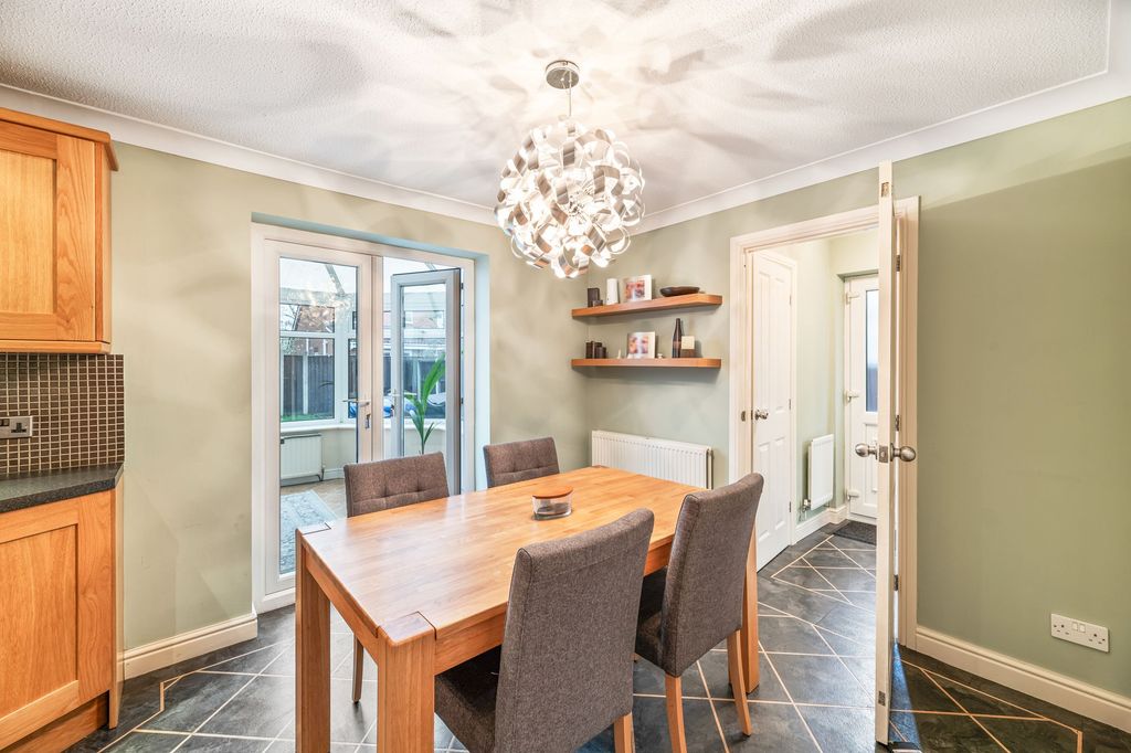 Property photo 3 of 22 Dining Area