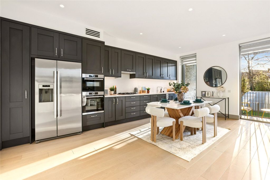 Property photo 3 of 15 Kitchen 2