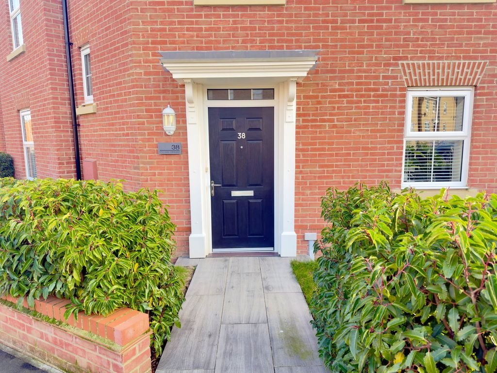 Property photo 1 of 35