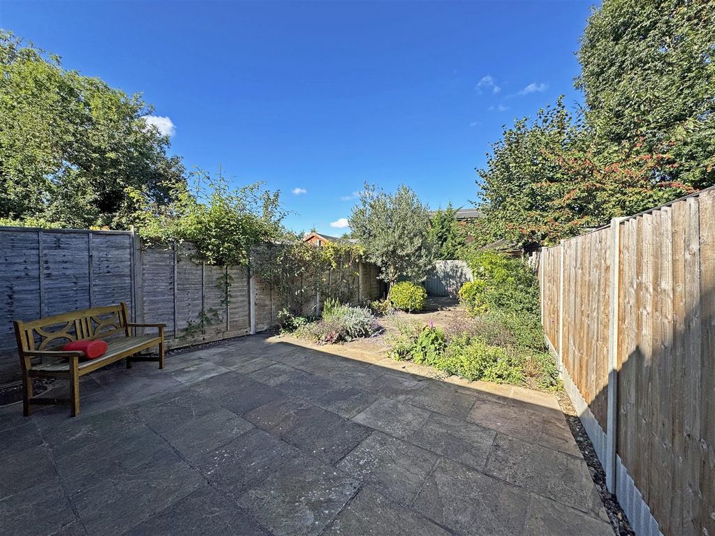 Property photo 2 of 19 Garden